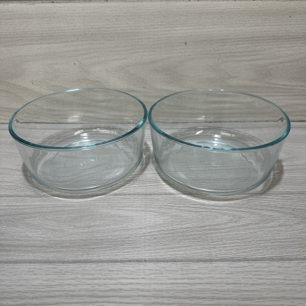 PYREX 1.75 QT Glass Bowl #7203 Blue Tint (Set of‎ 2)